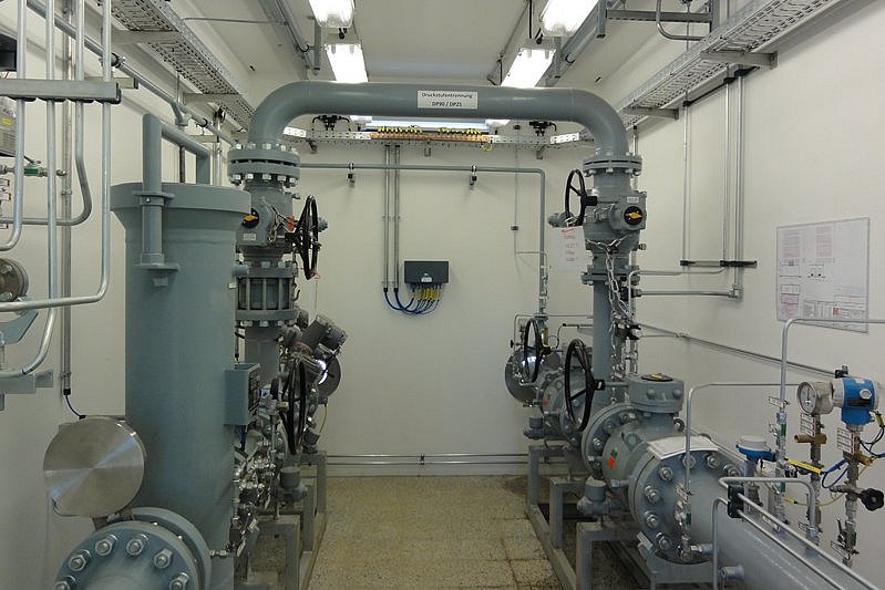 Construction of gas pressure regulating and metering station Niederhohndorf (Germany)