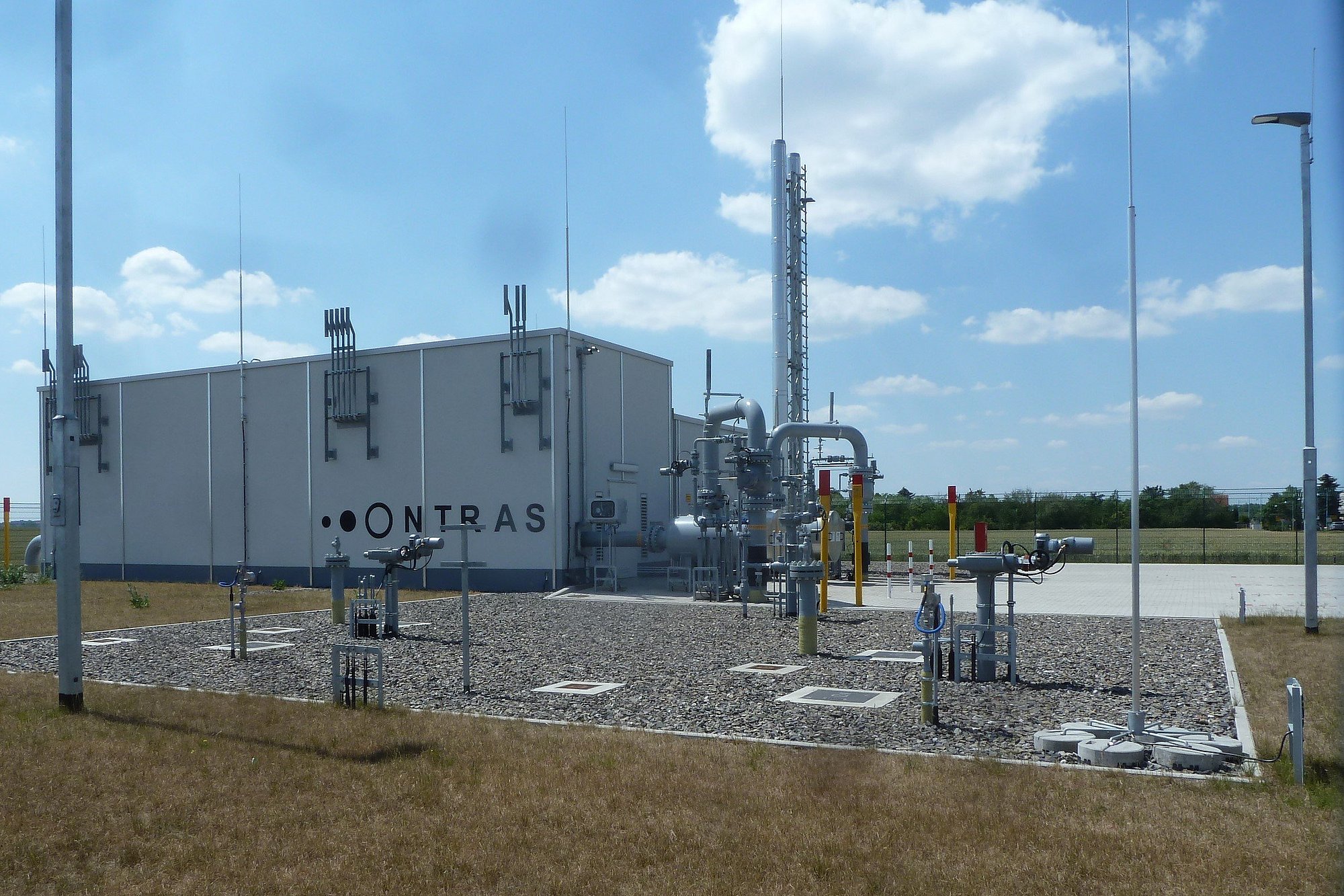 Construction of gas pressure regulating and metering station Bernburg (Germany)